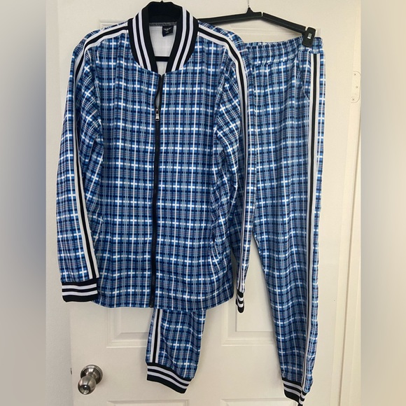 Blue and white plaid jogger set - Picture 1 of 4